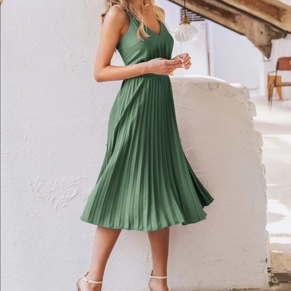 Pleated camel cami dress - Picture 6 of 14